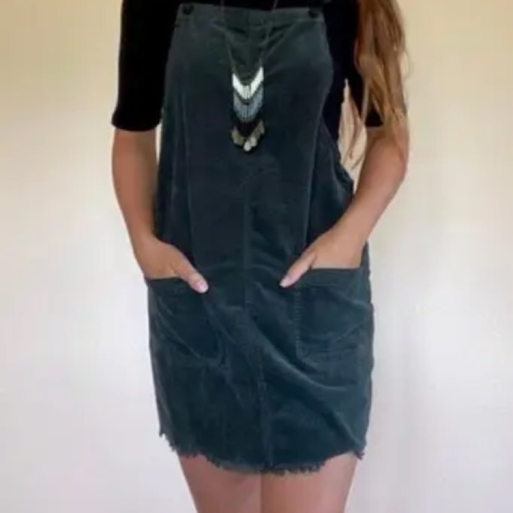 ‼️NEW‼️ American Eagle corduroy overalls dress